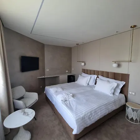 Family Edia-sandanski Hotel 3*